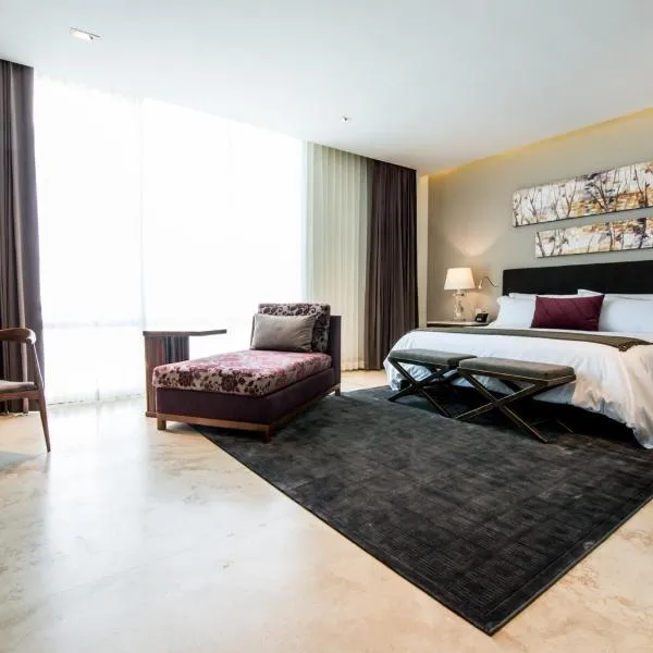 Square Small Luxury Hotel - Providencia, ξενοδοχείο σε Guadalajara