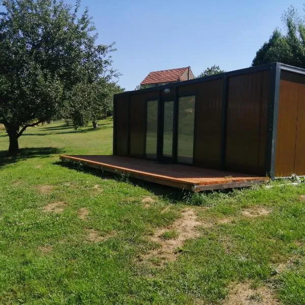 Obytný kontejner BUNGALOV, hotel in Němčice