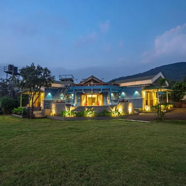 SaffronStays Aatman, Mahabaleshwar - luxury estate with al-fresco dining amidst nature, hotel en Kashedi