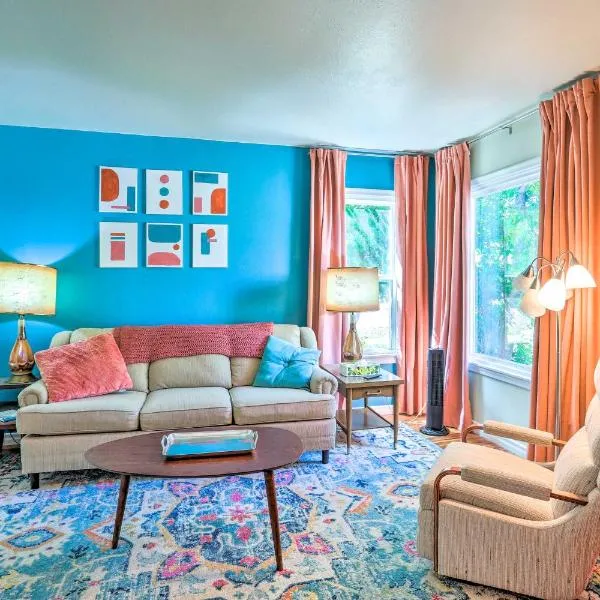 Modern Rapid City Duplex Less Than 10 Mi to Natl Forest!, hotel en Rapid City