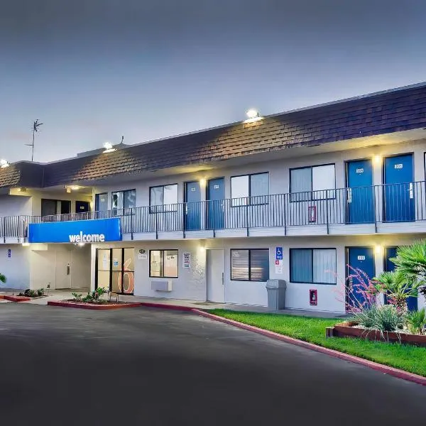 Motel 6-Palmdale, CA, hotel in Ravenna