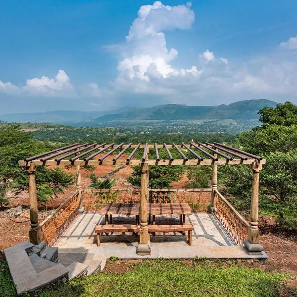 SaffronStays Niramay, Torna-Rajgad - rustic pool villa with a gazebo and great forest views, hotel v destinaci Mārg Āsni