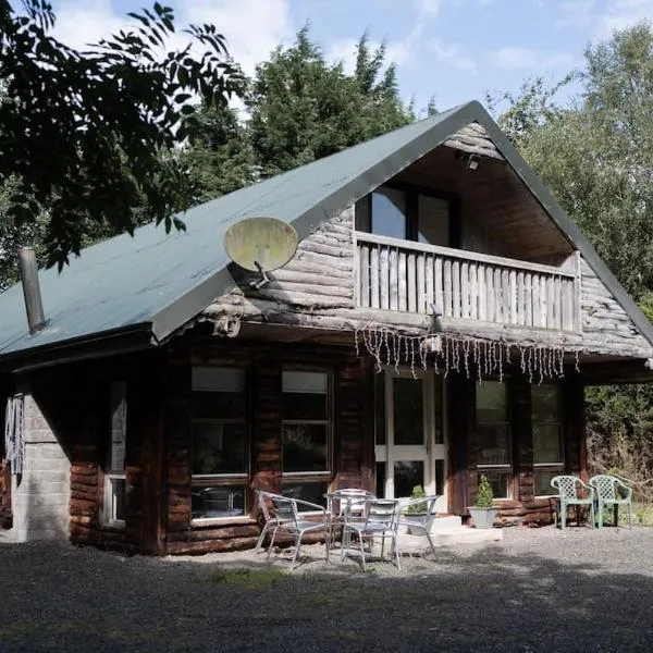 Lilly Lodge; nestled within the forest., hotel v destinaci Tobermore