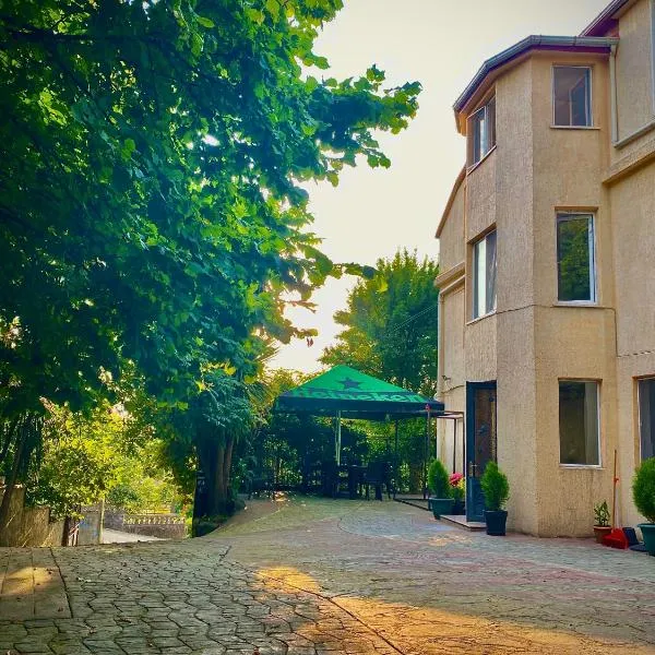 Guest House Sophie, ξενοδοχείο σε Gonio