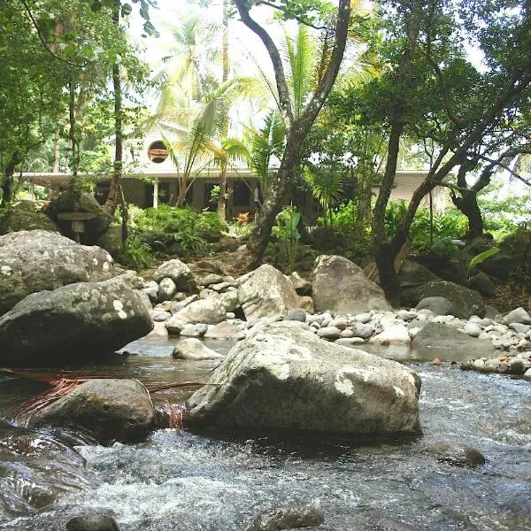 Citrus Creek Plantation, hotel v destinaci La Plaine