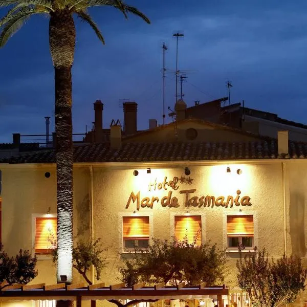 Hotel Mar de Tasmània - Auto Check-in, hotel v destinaci La Bisbal