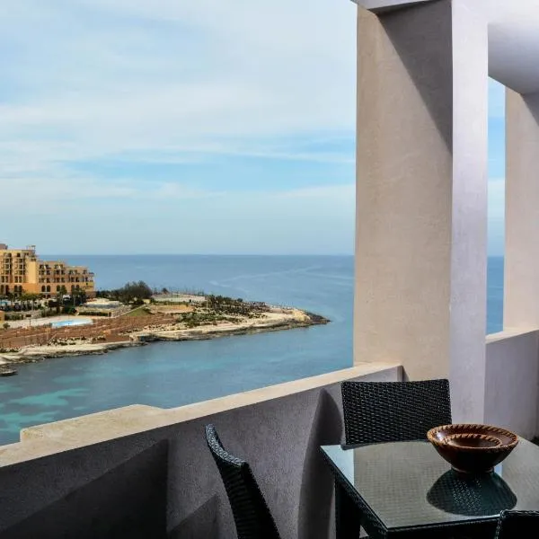 Bayview Two Bedroom St Georges Bay with free parking, hotel in St Julian's
