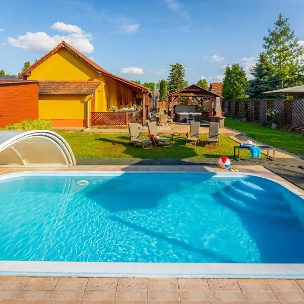 Fiesta Balaton Villa, hotel en Balatonszárszó