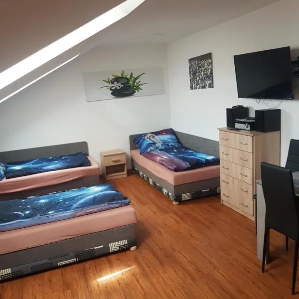 pokoj s kuchynì pro tři, hotel v destinaci Uherský Brod