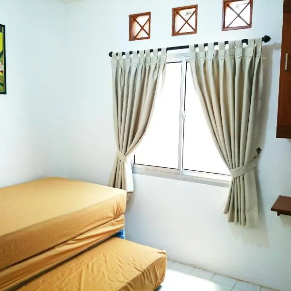 Hostel Bogor, готель у місті Богор