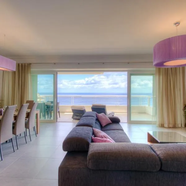 Seafront Apartment Sliema, hotel in Sliema