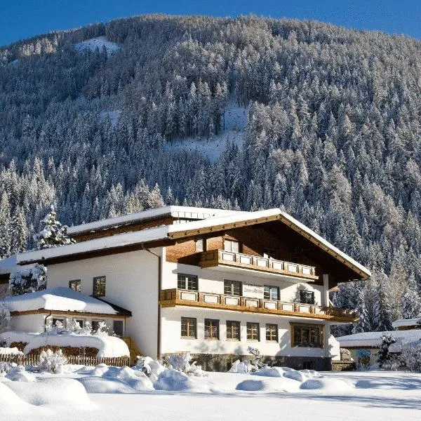 Ferienhaus Alpina, hotel v destinaci Kals am Großglockner