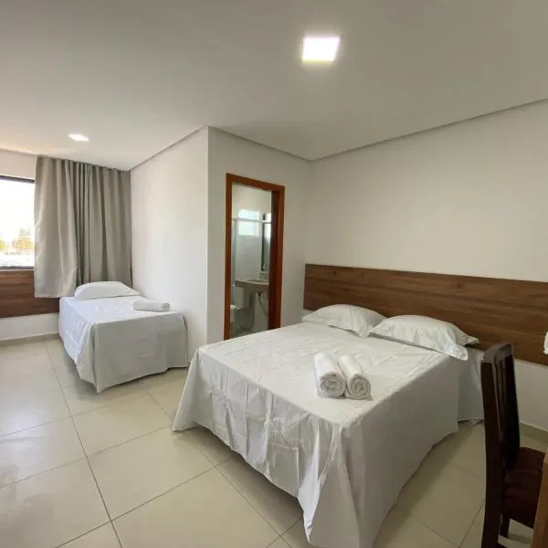 Hotel Vitória، فندق في Pradoso