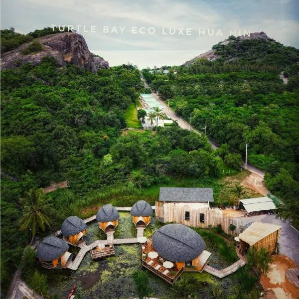 Turtle Bay Eco Luxe Hua Hin: Khao Tao şehrinde bir otel
