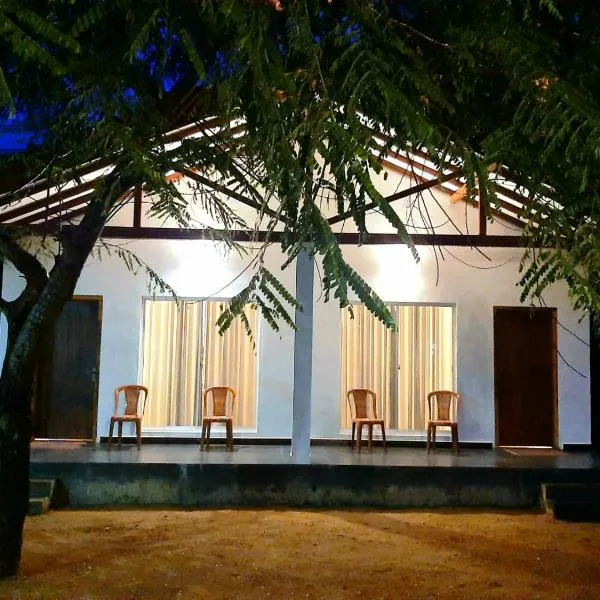 Hotel krish, hotel di Kalkudah