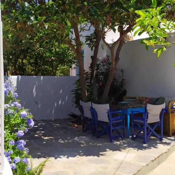 Almond trees house、Órmos Aiyialísのホテル