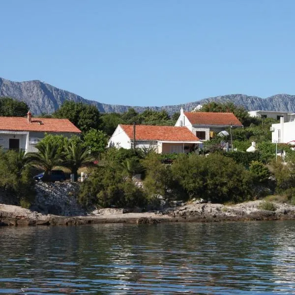 Rooms by the sea Sucuraj, Hvar - 6734, hotel v destinaci Sućuraj