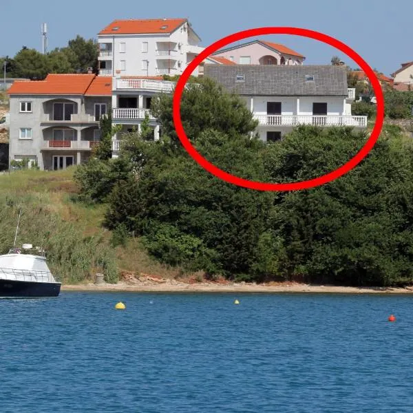 Apartments and rooms by the sea Povljana, Pag - 6476, hotel in Povljana