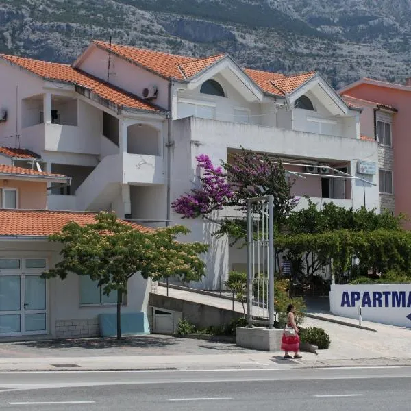 Apartments with parking space Makarska - 6693, hotel i Makarska