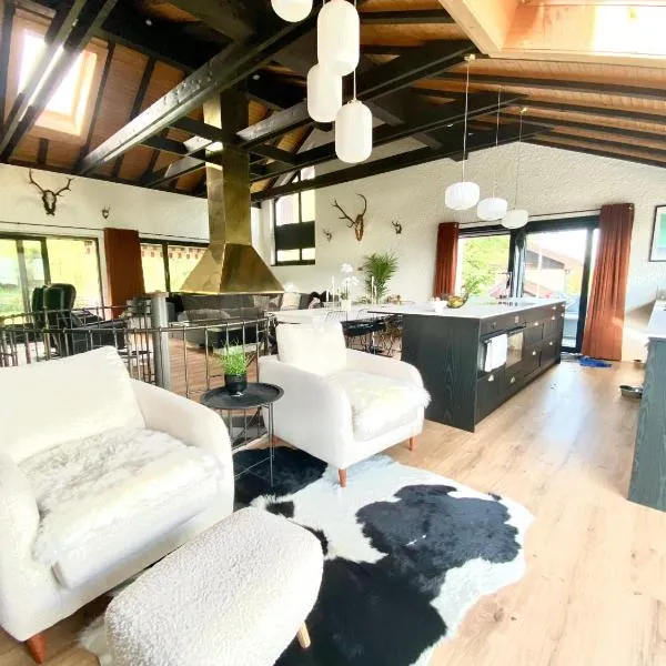 Beautiful Chalet on the piste in Swiss Alps, hotel en Alt Sankt Johann