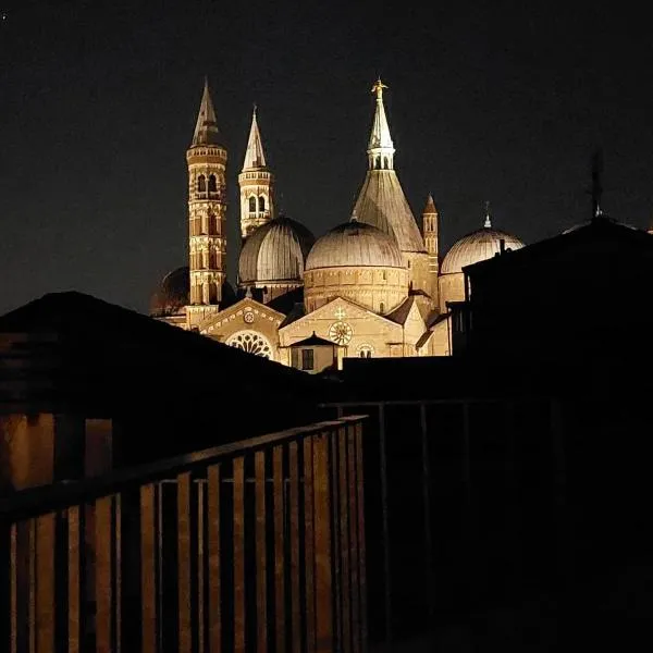 Residenza SubitoSanto "Gigliola" 9A - Bilocale con terrazzo esclusivo Cupola Basilica di Sant'Antonio-, hotel v destinaci Padova