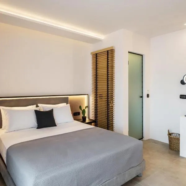 Neapolis 21 Suites, Premium Key Collection, hotel in Skiathos Town