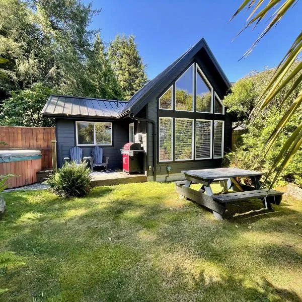 Private Oceanfront Cabin And Hot Tub! - Gww, hotel v destinaci Ucluelet