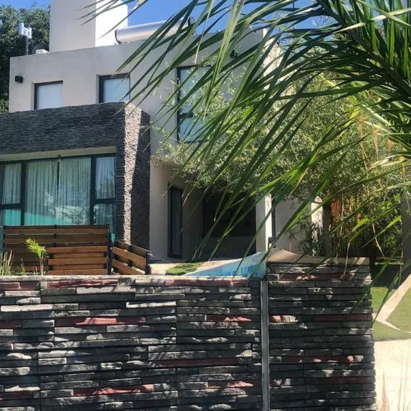 Terralagum, hotel v destinaci Villa Parque Siquiman