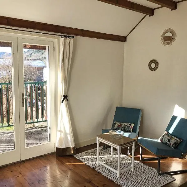 Relais des Combettes, hotel in Sutrieu