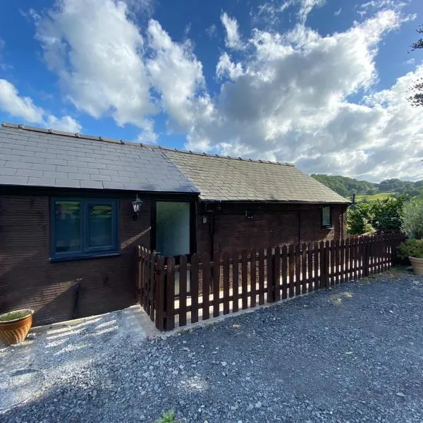 Robyns Nest, self catering cottage, hotel sa Welshpool