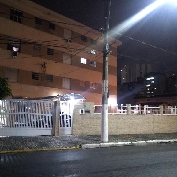 Apartamento Praia Grande Canto do Forte, a 200 metros da praia, a 2 minutos a pé até a Praia Com wi-fi e Ar condicionado