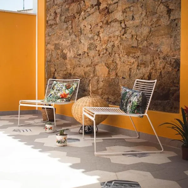 Laurus - Charming House, hotel v destinaci Raposeira