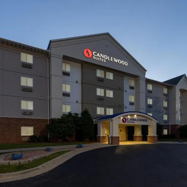 Candlewood Suites Springfield South, an IHG Hotel, готель у місті Republic