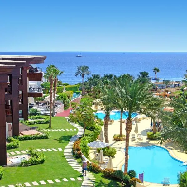 Royal Savoy Sharm El Sheikh、El-Gharqânaのホテル