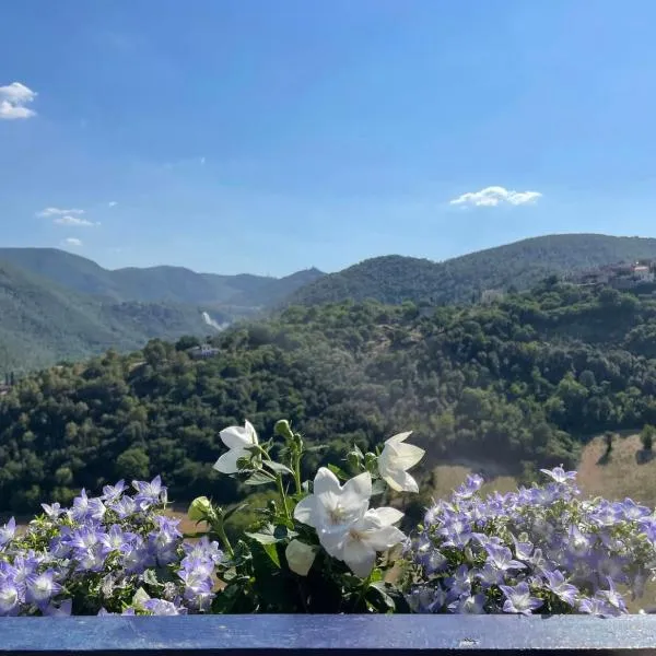 Casa sulla Cascata delle Marmore - con vista, hotel in Torre Orsina