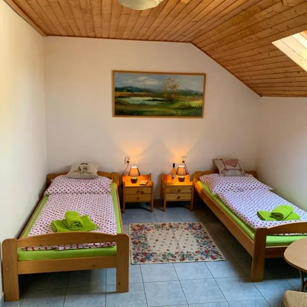 Penzión Farmárik, hotell i Vršatské Podhradie