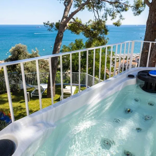 Viesnīca Decori Suites Amalfi Coast pilsētā Vjetri