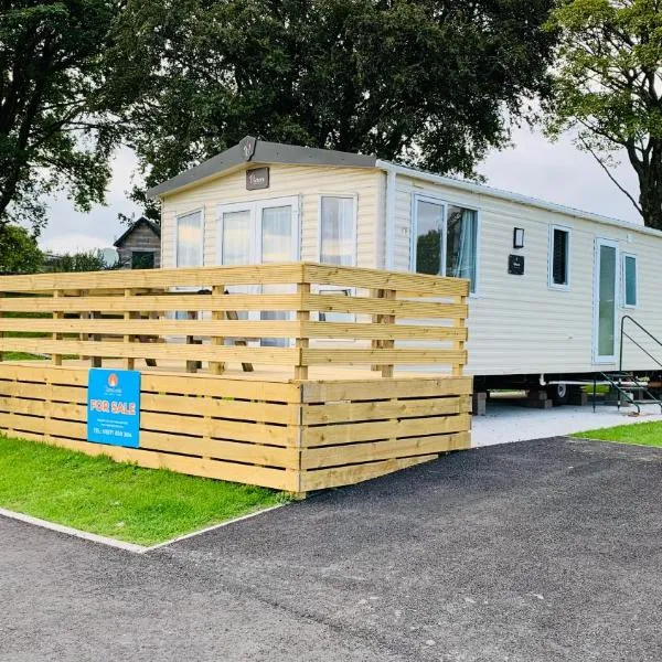 HV66 - 3 Bedrooms Indoor Pool Loch Views Fishing Golf Riding Shooting Water Sports 15 Mins Drive To Beaches PASSES NOT INCLUDED Most Activities Will Not Be Available Out Of Season Please Check Before Booking, hotel v destinaci Newton Stewart