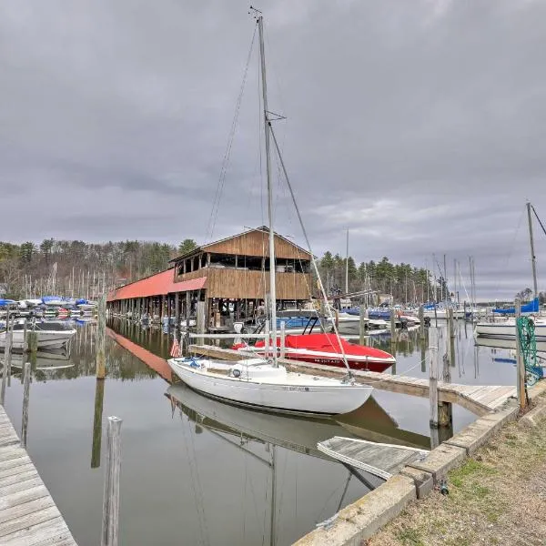 Walk to Marina Cute Gilford Cottage with Grill, hotel in Gilford