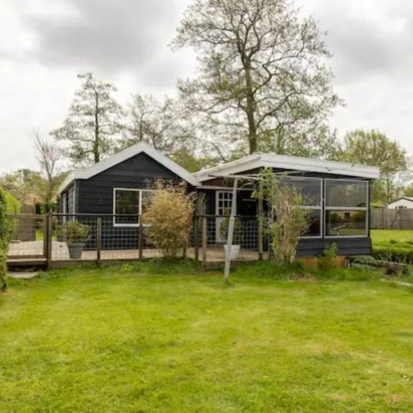 Buiten Huisje aan de Vaart 1, hotel v destinaci Matsloot