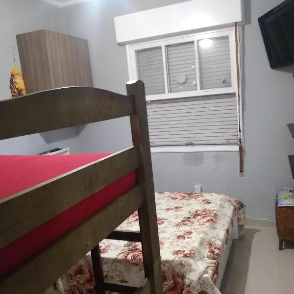 Apartamento Praia Grande Canto do Forte, a 200 metros da praia, a 2 minutos a pé até a Praia Com wi-fi e Ar condicionado - Foto 2