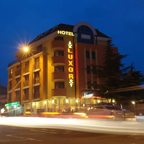 Hotel Luxor, hotel in Burgas City