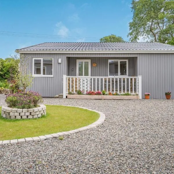 Caldey Lodge Bier Wood Lodges, hotel in Tenby
