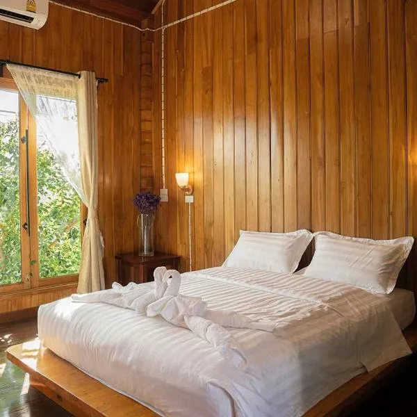 Srisanor Boutique Hotel，班武里府的飯店
