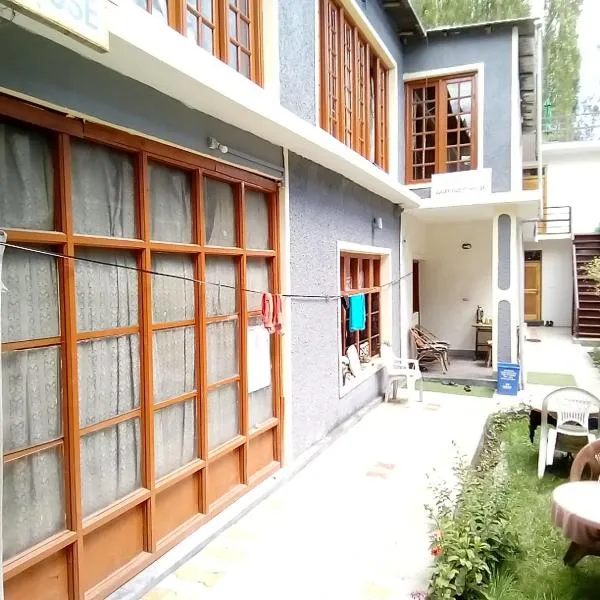 Julay Guest House, hôtel à Leh