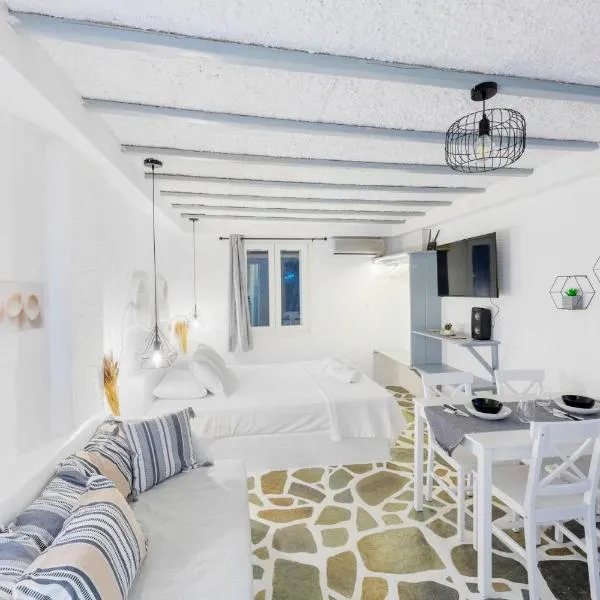 Endless Blue from Syros - Megas Gialos Suite 1, hótel í Syros