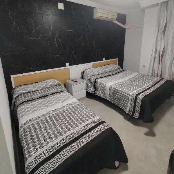 Hostal la Campana, hotel v destinácii La Línea de la Concepción