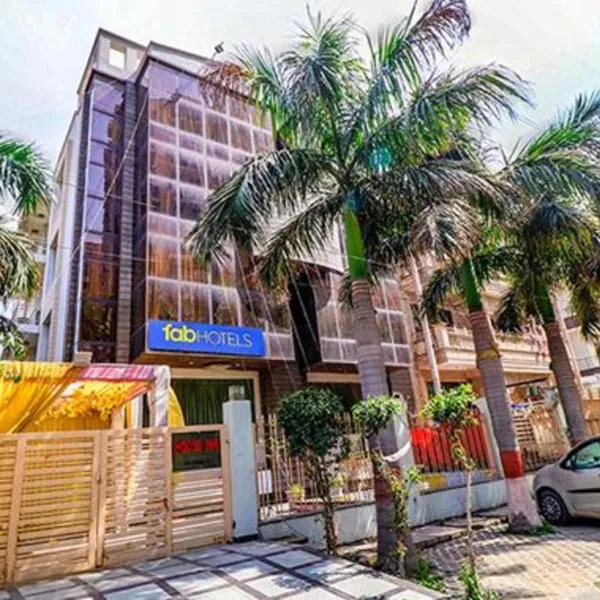 FabHotel GC Suites, Hotel in Dāsna