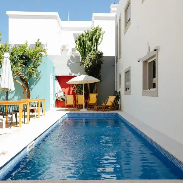 PTM DownTown Hostel&Suites, hotel v destinaci Portimão