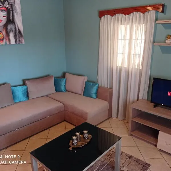 Bratis House, hotel v destinaci Vartholomión